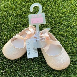 Baby shoes Size 3-6 NEW